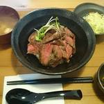 どんどん丼 - 国産牛ステーキ丼定食　￥９８０