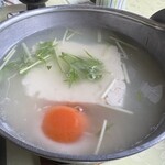 ホテル 華翠苑 - 温泉豆腐に卵を入れて温泉卵に…