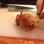 日本料理 たかむら - 2015年1月中旬。お待ちかね、自家製の比内地鶏の首皮と希少部位のソーセージです。