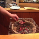 日本料理 たかむら - 2015年1月中旬。目の前で、炭火で焼いてくれます。