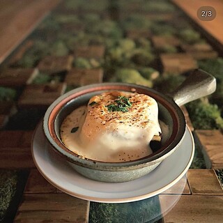 【黒毛和牛の旨味を8層に重ねた、デリノの名物ラザーニャ】