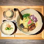 貝出汁沖縄そばキセキ - 