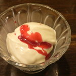 やりすぎパンナコッタ380円