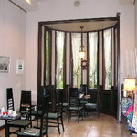 ミス・アナベラ - 入り口から店内を見た写真です。