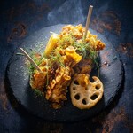 カリカリフライドチキン〜独自ブレンドの衣が奏でる、圧倒的な「音」と「食感」〜