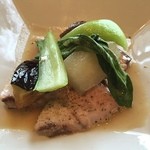 アンソレイユ - メイン料理の魚です。ハマチのなんとか（笑）！