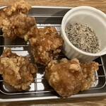 築地食堂 源ちゃん - あまり大き過ぎない唐揚げ