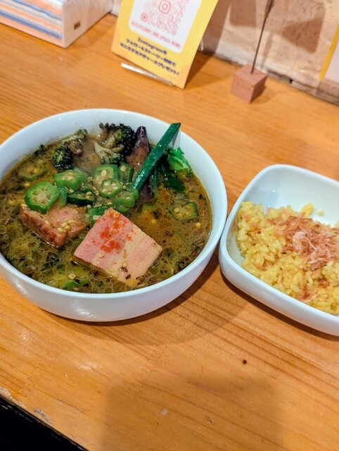 スープカレー＆ギョーザ ヌム