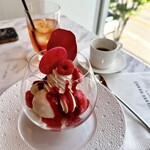 ピエール・エルメ・パリ - クープ グラッセ イスパハン