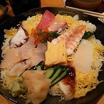 磯寿司 - ちらし寿司1.5人前。
