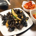 釜山 - キクラゲ炒めにチャンジャとキムチ何でも美味い