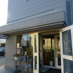 モーツアルト - 正面玄関