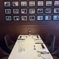 ベンジャミンステーキハウス - 店内