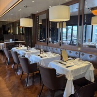 ベンジャミンステーキハウス - 店内