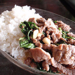 Pae Krung Kao - 料理写真:牛肉のガパオライス