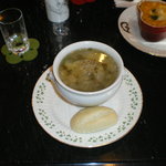 ミス・アナベラ - アイリッシュ・シチュー。北欧のパンも付いてくるそうです。