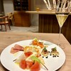 北海道キュイジーヌ カムイ - 前菜盛り合わせ。ドライフルーツをのせたニセコチーズのクリームチーズが最高です！ワインにぴったり寄り添う。