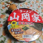 ファミリーマート - 料理写真:山岡家 醤油ラーメン(*‘ω‘ *) 389円(税込)