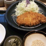 Tonkatsu Tadumura - ロースカツ定食1420円