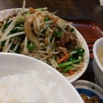 珍来 - ニラレバ定食(750円)