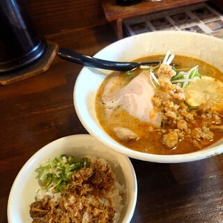 ら麺はちに_0