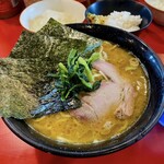 家系総本山 吉村家 - 