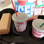 TOHOシネマズ仙台 - ドリンク写真:注文の品受け取り チュリトスは時間を少しいただきますとのこと