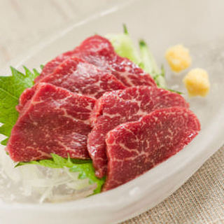 A masterpiece of Kyushu soul ``Specially selected horse sashimi''