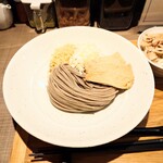 銀座うどん そば たに川 - 丁寧な盛り付け。