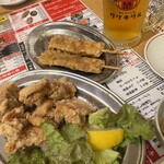 串とメシには サケキタル - 豚バラ串と鶏の唐揚げ