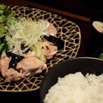 青柚子 - ランチ。ひな祭りのため、「うしお汁」がサービス。