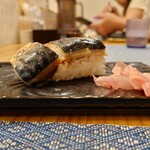 鯖の上にも三年 - 焼き鯖寿しハーフ