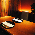 御曹司 きよやす邸 - モダンな造りのテーブル個室「杏の部屋」