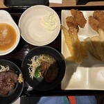 大江戸温泉物語Premium ホテル壮観 - 料理写真:2人分の揚げ物と焼き物