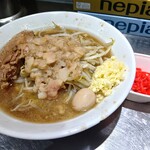 じゃっくぽっと - ニンニクの量に驚く、追加の紅生姜