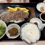 ステーキ&ハンバーグ ビッグシェフ亭 - 「熟成赤身牛ステーキ Ｌ定食」1,738円税込み♫