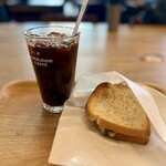 エクセルシオール カフェ バリスタ - ドリンク写真:ツナタプナード&スクランブルエッグ+アイスコーヒー(580円)