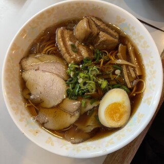 尾道ラーメン 十六番_0