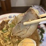 銀座 元楽 - チャーシュー、しっかり味つけウマい