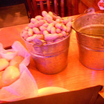 Texas Roadhouse - ピーナッツはお代わりフリー