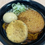 駅そば 清流そば - おでんそば(560円)とさつま揚げ(200円)