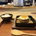 前田食堂 - エッグハンバーグ(和風オニオンソース)