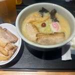 らーめん山頭火 - 料理写真: