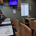 すし居魚家 膳さん - 店舗内。