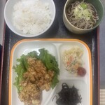 あやめ庵 - 学割定食「大盛ライス、サラダ、お椀蕎麦