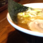 長町ラーメン - 超絶レアなマスター用の「まかないラーメン」隣には別皿の煮卵^ - ^
      
      映らない位置に末永マスターがいます（笑）