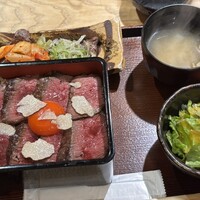 北新地はらみ 別邸 - 炭焼きハラミにスタミナ肉とぴ