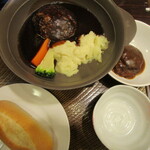 ガスト - 料理写真:THE職人ビーフハンバーグ パンセット（ソフトフランスパン）＋追加ビーフバーグ