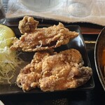 伊呂葉食堂 - デカすぎる鶏から