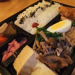 魚や一丁 - おかず盛りだくさん